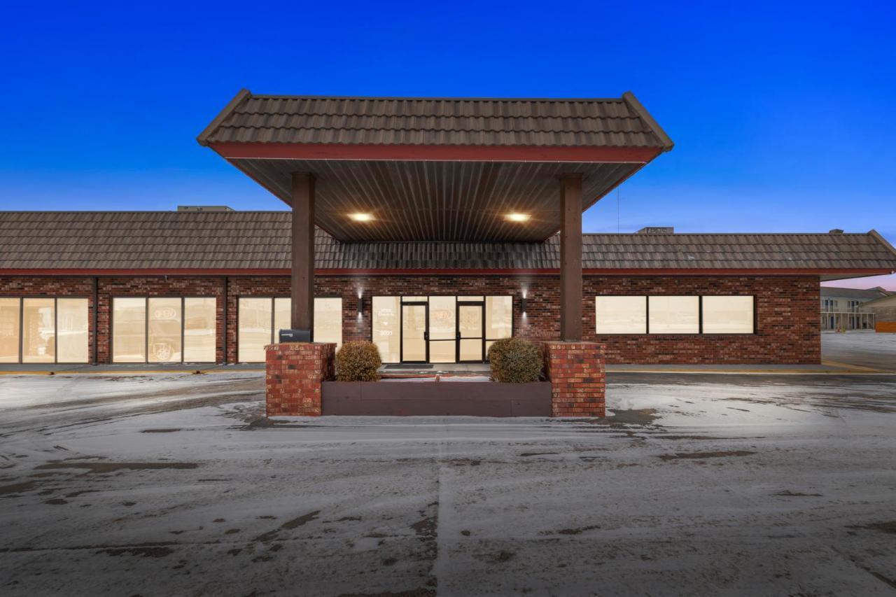 Hotel Eleven Boutique Llc Emporia