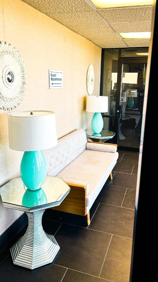 Hotel Eleven Boutique Llc Emporia